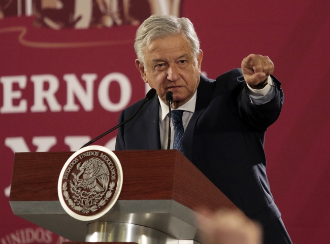Compra de bonos permitirá construir con libertad aeropuerto en Santa Lucía: López Obrador 