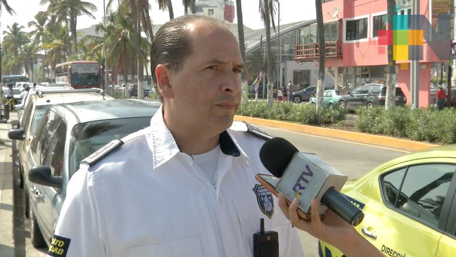 Inicia operativo contra apartados de espacio en vía pública, en Veracruz puerto