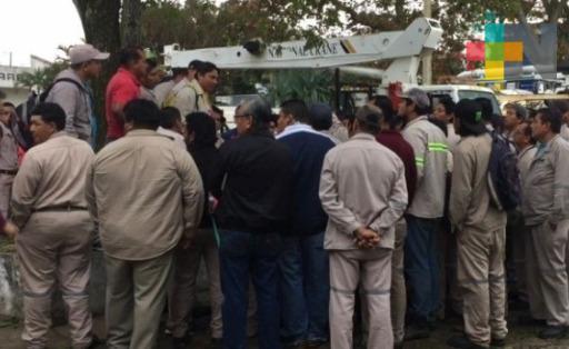 Trabajadores del CAEV en Coatzacoalcos se manifiestan por falta de aguinaldo y prestaciones
