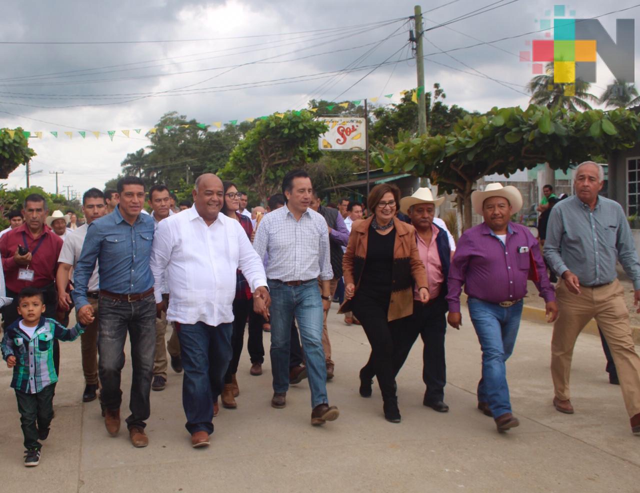 Gobernador de Veracruz clausura el Congreso Nacional de Caricaturistas en Otatitlán