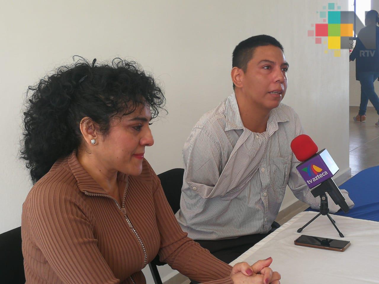 Persona con discapacidad pide ser contratado; era maestro en tecnológico de Las Choapas