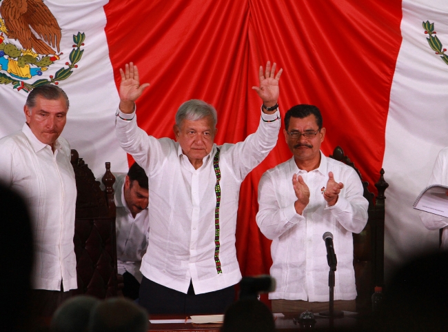Cumplir compromisos, reto para el próximo año, asegura López Obrador