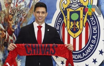 Jesús Molina deja en claro que su compromiso profesional es con Chivas