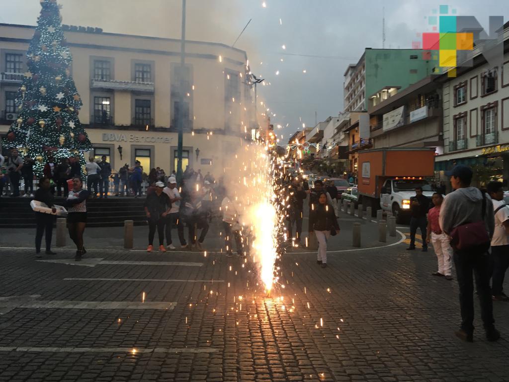 Realizan operativo antipirotecnia en Xalapa; protestan vendedores