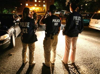 EUA libera a cientos de inmigrantes en Texas