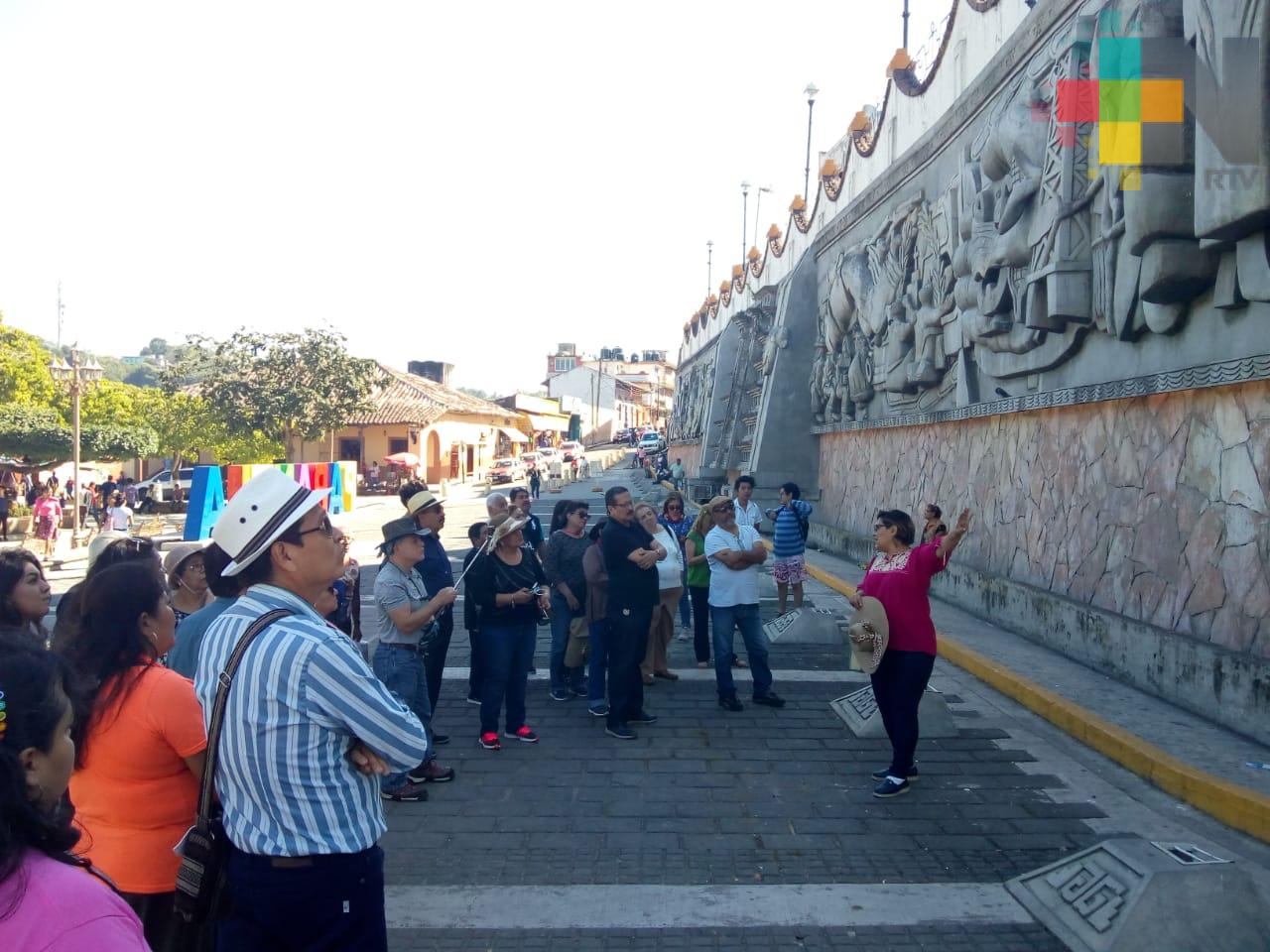 Cientos de visitantes llegan a Papantla