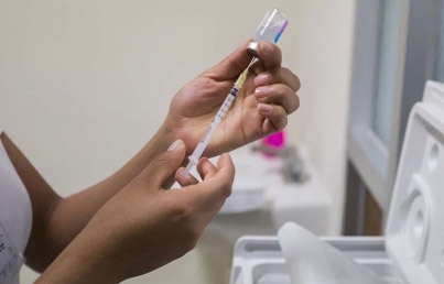 Roban vacuna contra la influenza al IMSS, alerta COFEPRIS