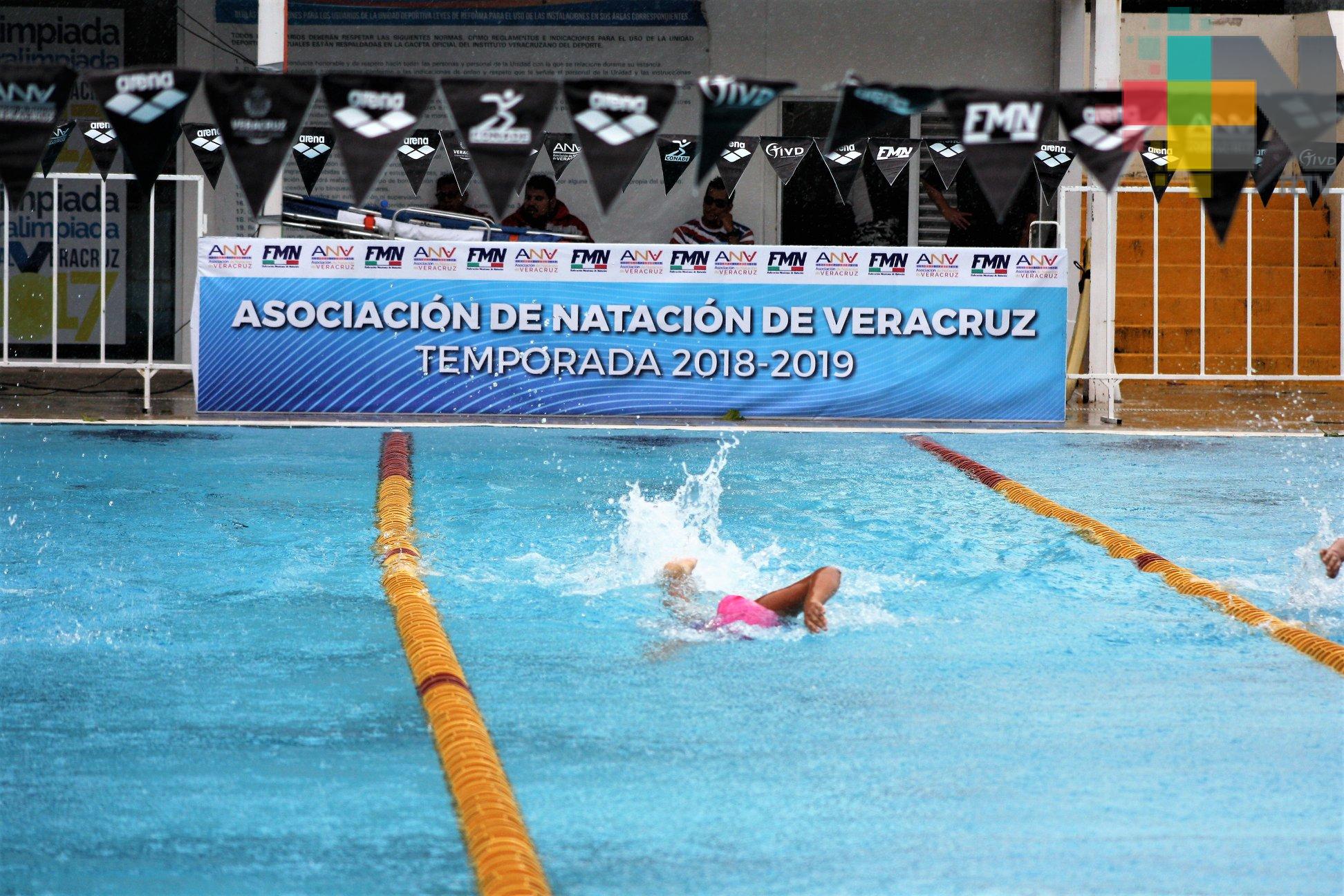 Viaja selección veracruzana a Nacional de Natación