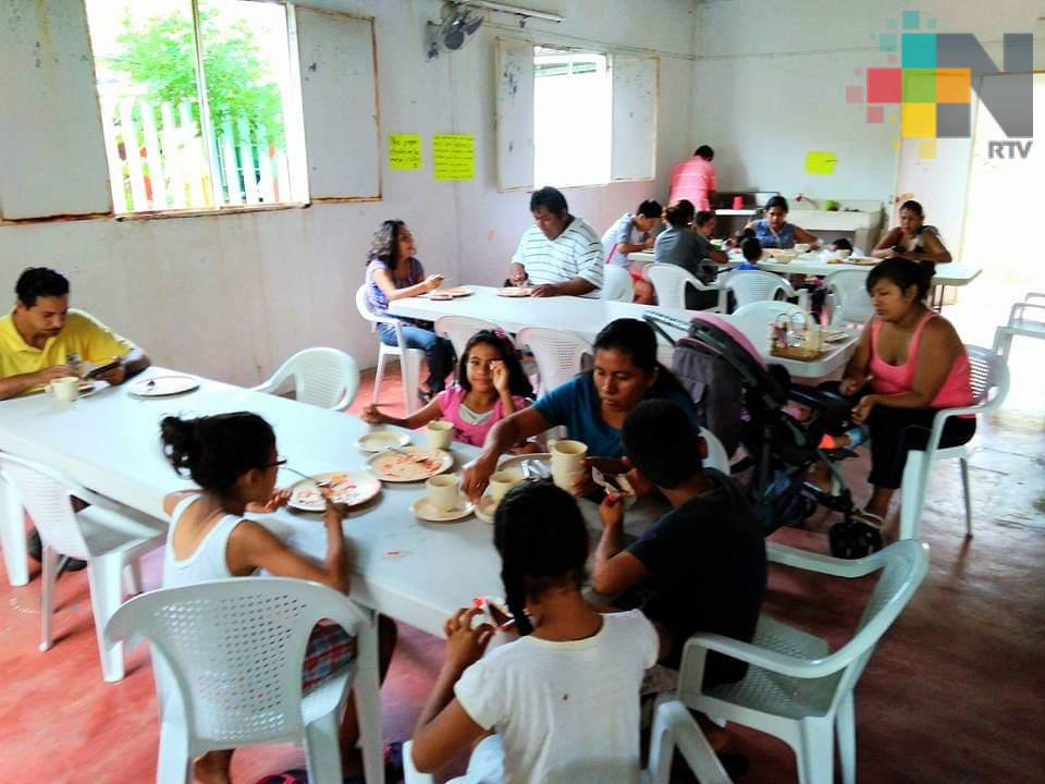 Siguen operando los comedores comunitarios en Coatzacoalcos