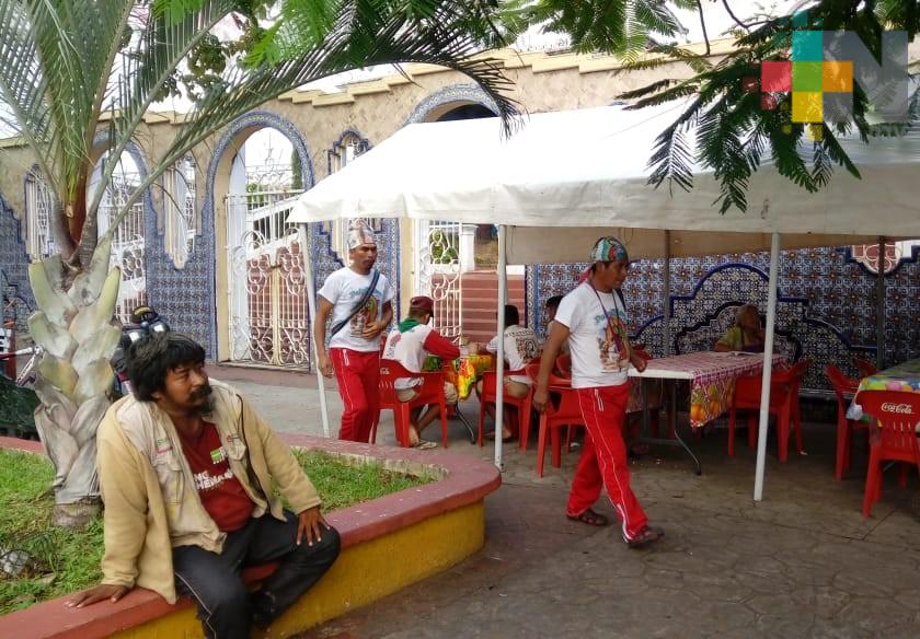 Ofrecen desayunos gratuitos en la iglesia San Pedro de Minatitlán