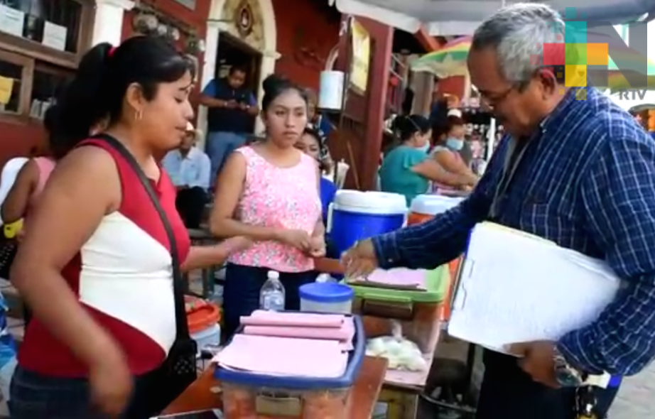 Inspeccionan venta de comida en calles de Tantoyuca