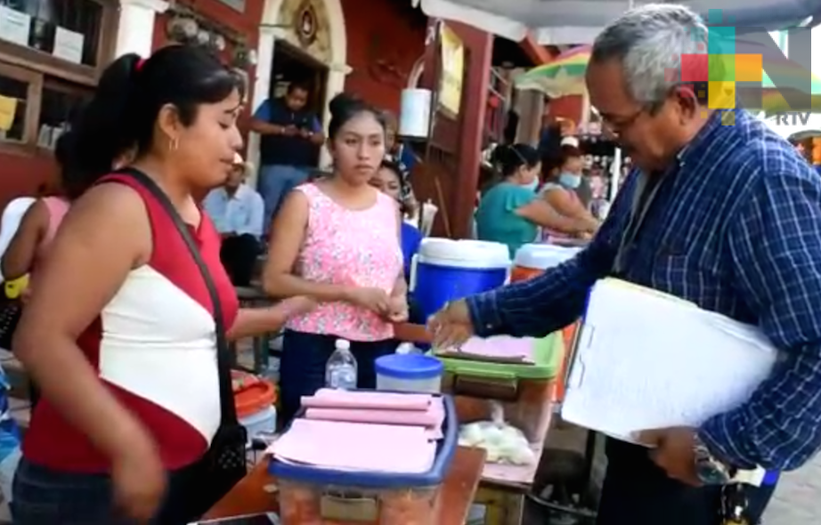 Inspeccionan venta de comida en calles de Tantoyuca