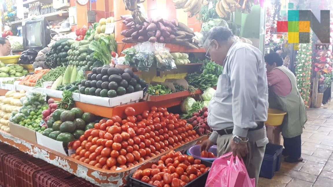 Heladas aumentan precios de frutas y verduras de la canasta básica