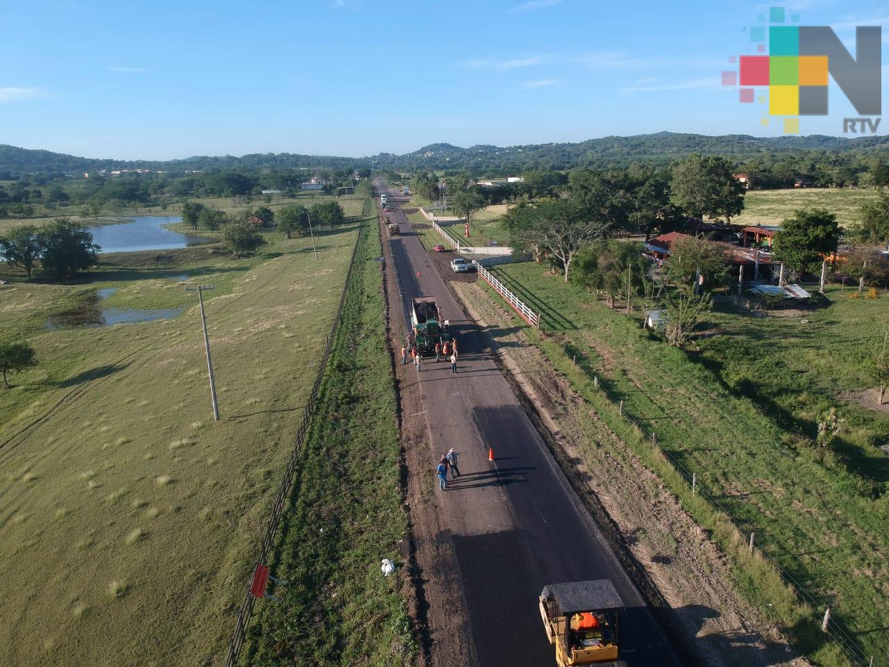 Gobierno estatal rehabilita tramos carreteros que conectan a Chicontepec, Platón Sánchez y Tantoyuca