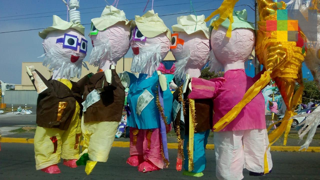 Venta de piñatas y muñecos de trapo de año viejo incrementa en Veracruz puerto