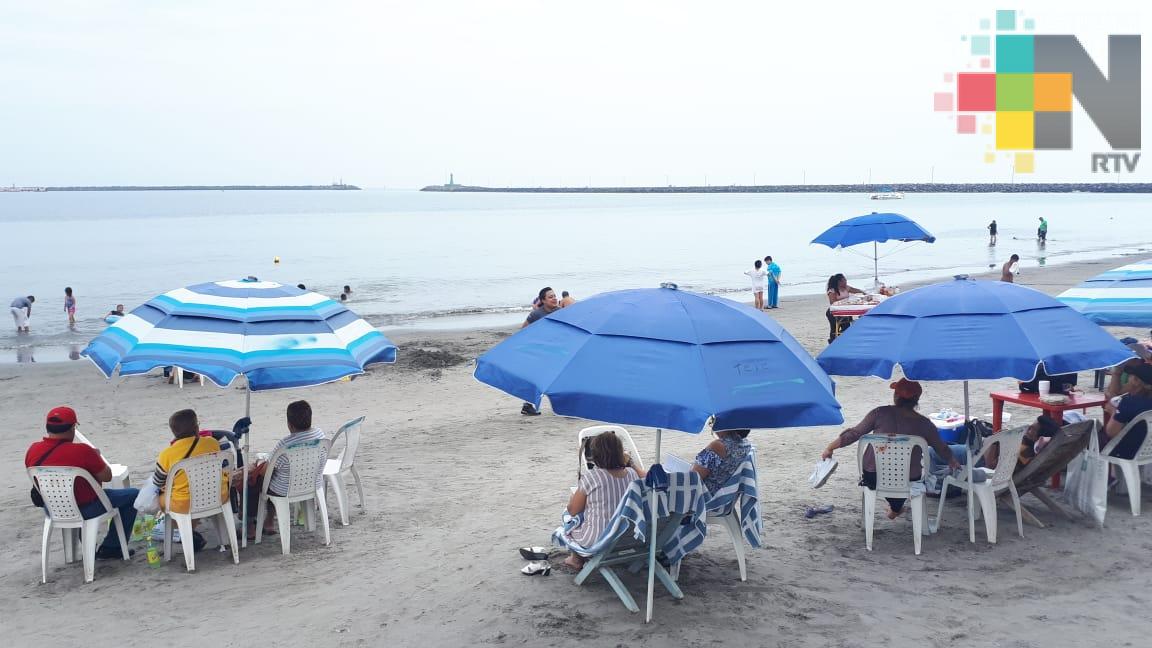 Familias disfrutan de las playas de la zona conurbada Veracruz- Boca del Río