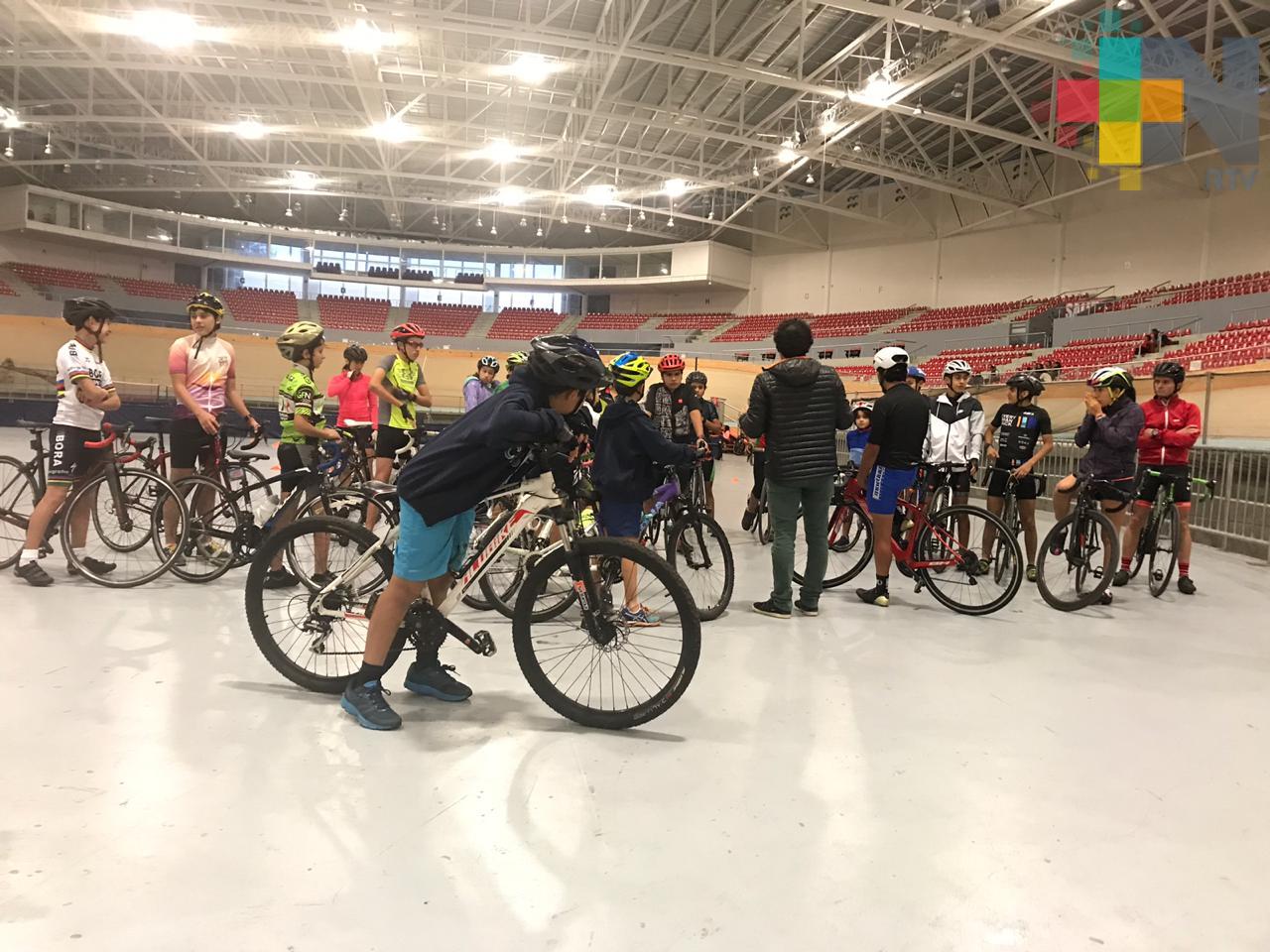 Regresan triatletas al Velódromo de Xalapa