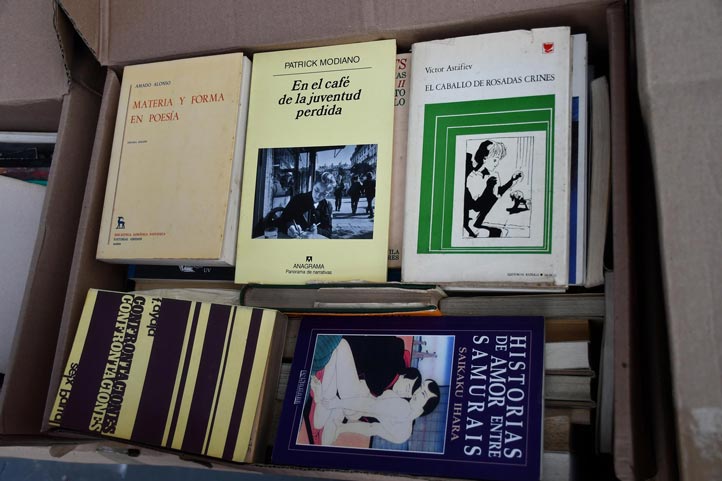 UV recibió biblioteca personal del escritor Sergio Pitol