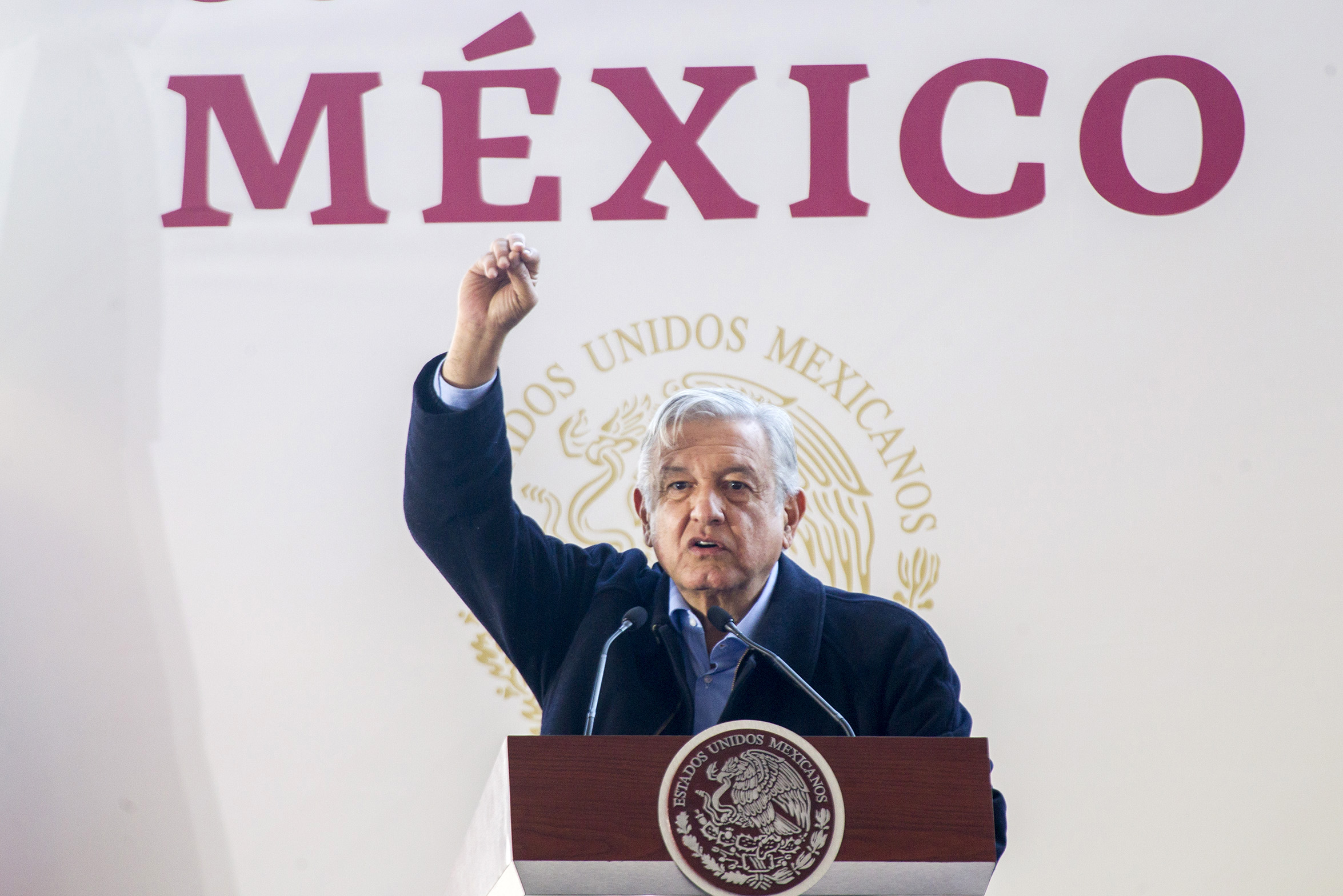 López Obrador llama a garantizar elecciones limpias y libres en Puebla