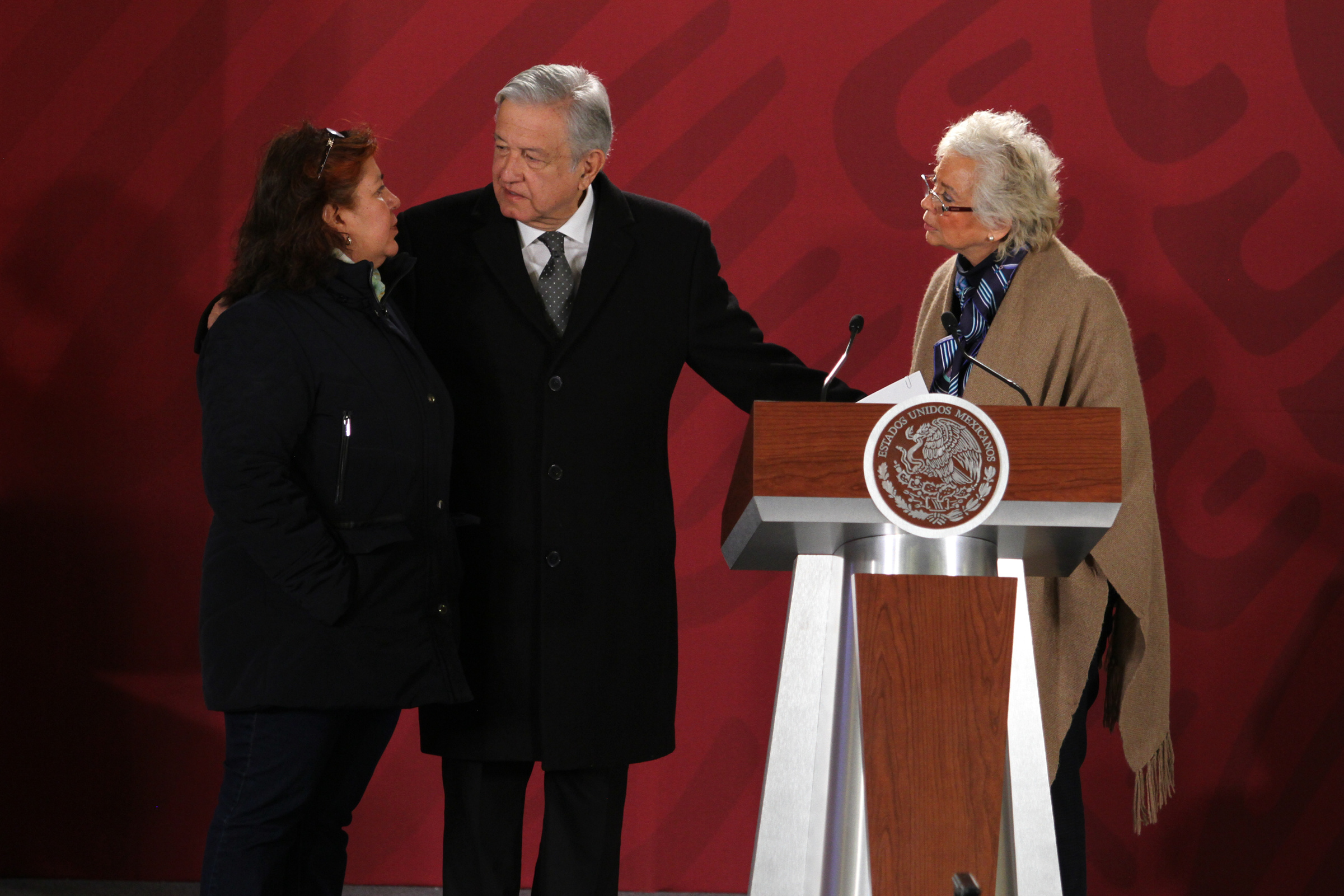 López Obrador destaca apoyo de la población para denunciar tomas clandestinas