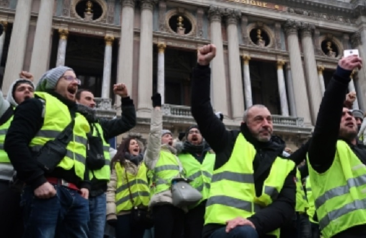 Francia moviliza 80 mil agentes ante protesta de los chalecos amarillos