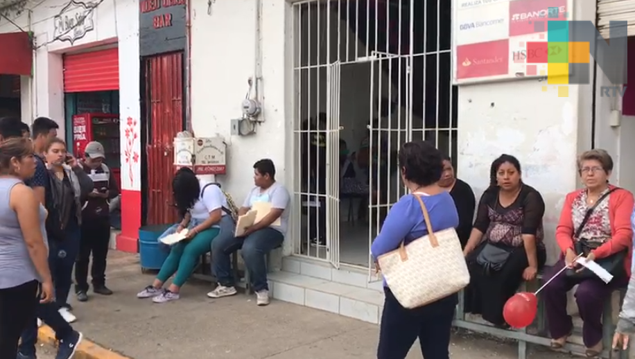 Cambio de cobro retrasa entrega de becas a estudiantes de Tres Valles