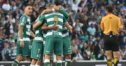 Santos logra quitarle lo invicto a Chivas