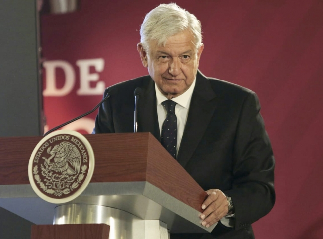 López Obrador garantiza abasto de gasolinas en el país