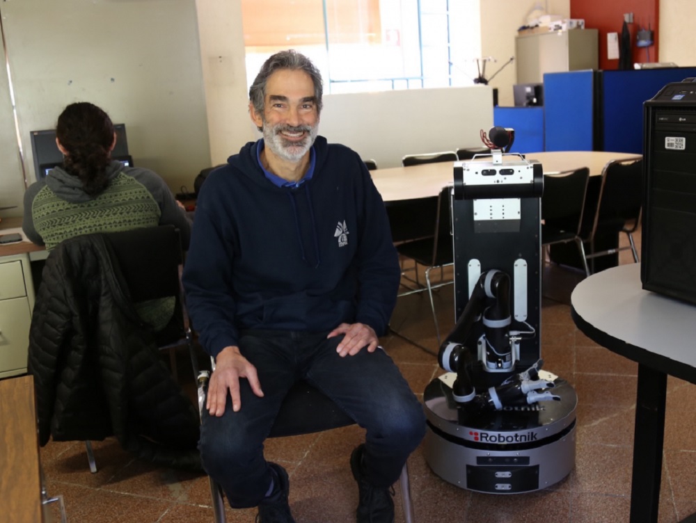 Mexicanos realizan robot para ubicar objetos en casa