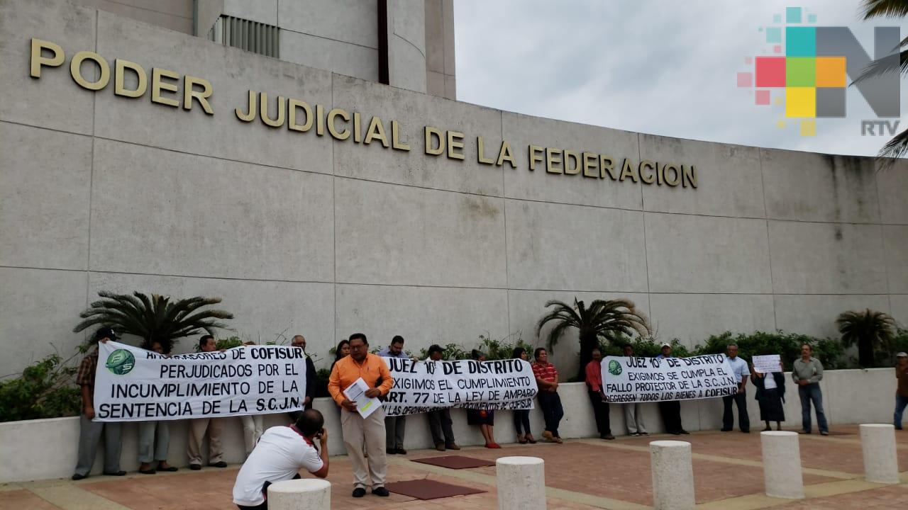 Defraudados por la empresa Cofisur protestan en el Poder Judicial de la Federación