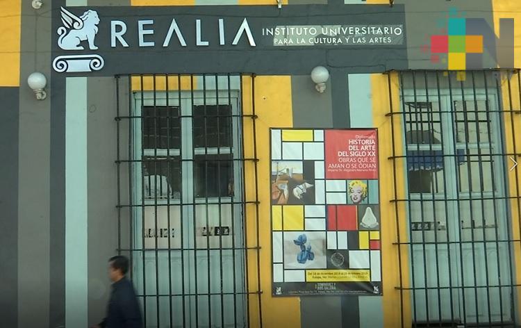 Realia realiza Expo-Venta de obra gráfica de Rafael Coronel