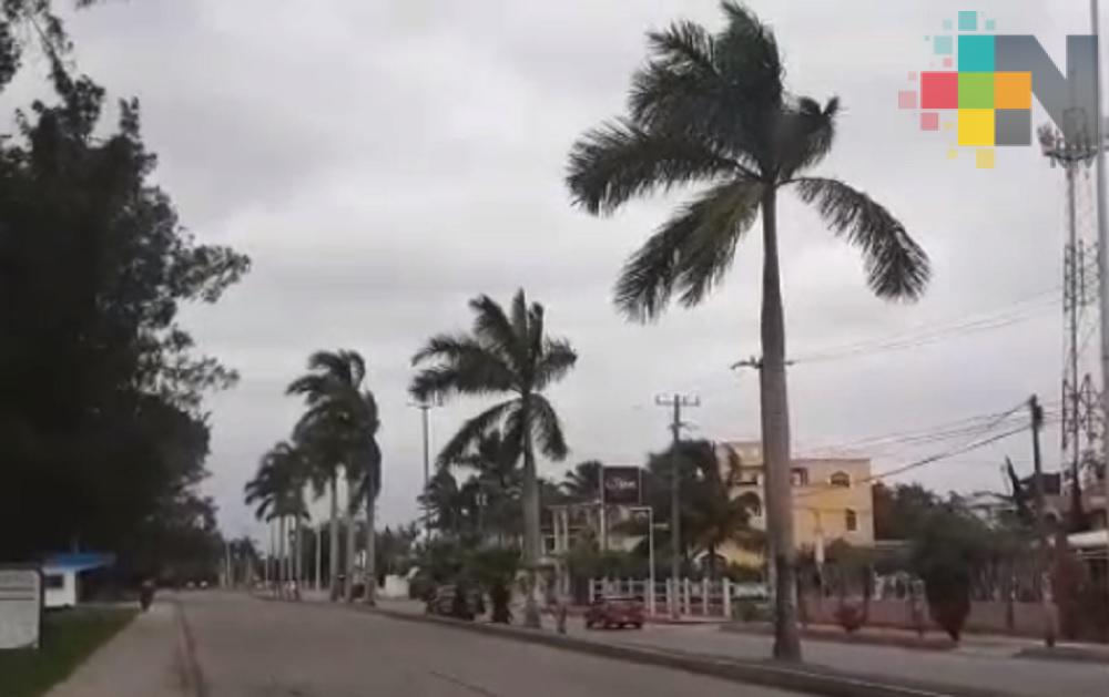 En Tuxpan, FF 30 deja vientos ligeros y descenso de temperatura