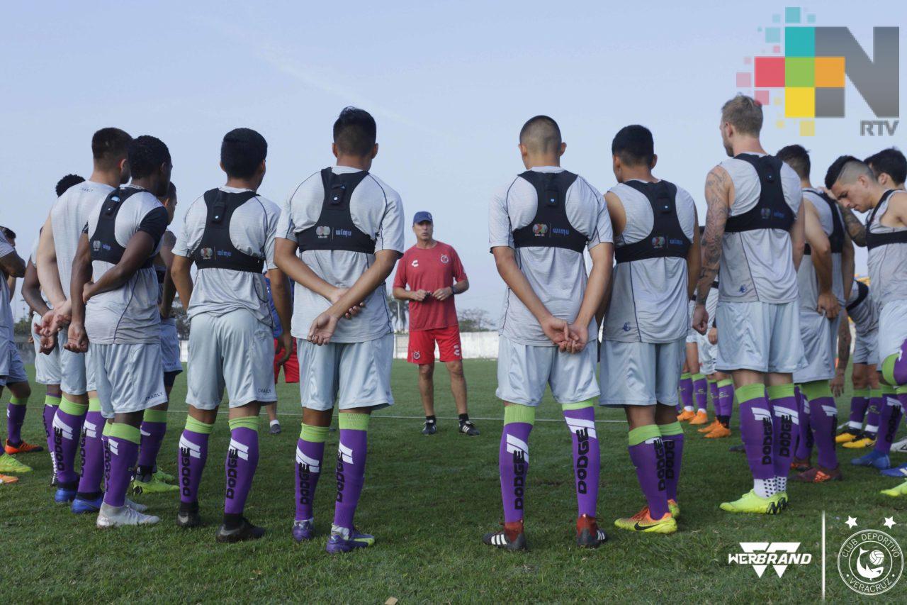Tiburones, concentrados en vencer a Lobos BUAP