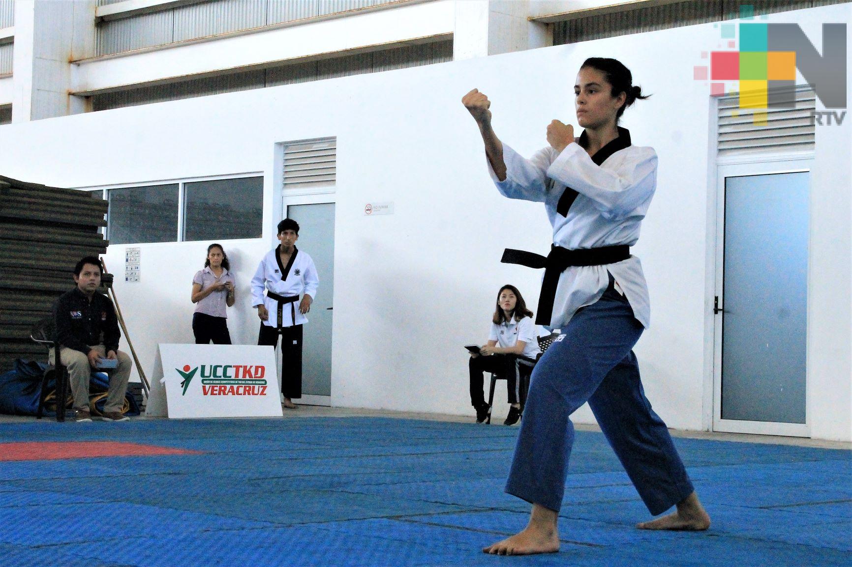 Alistan Selectivo Estatal de  Taekwondo en Arena Veracruz