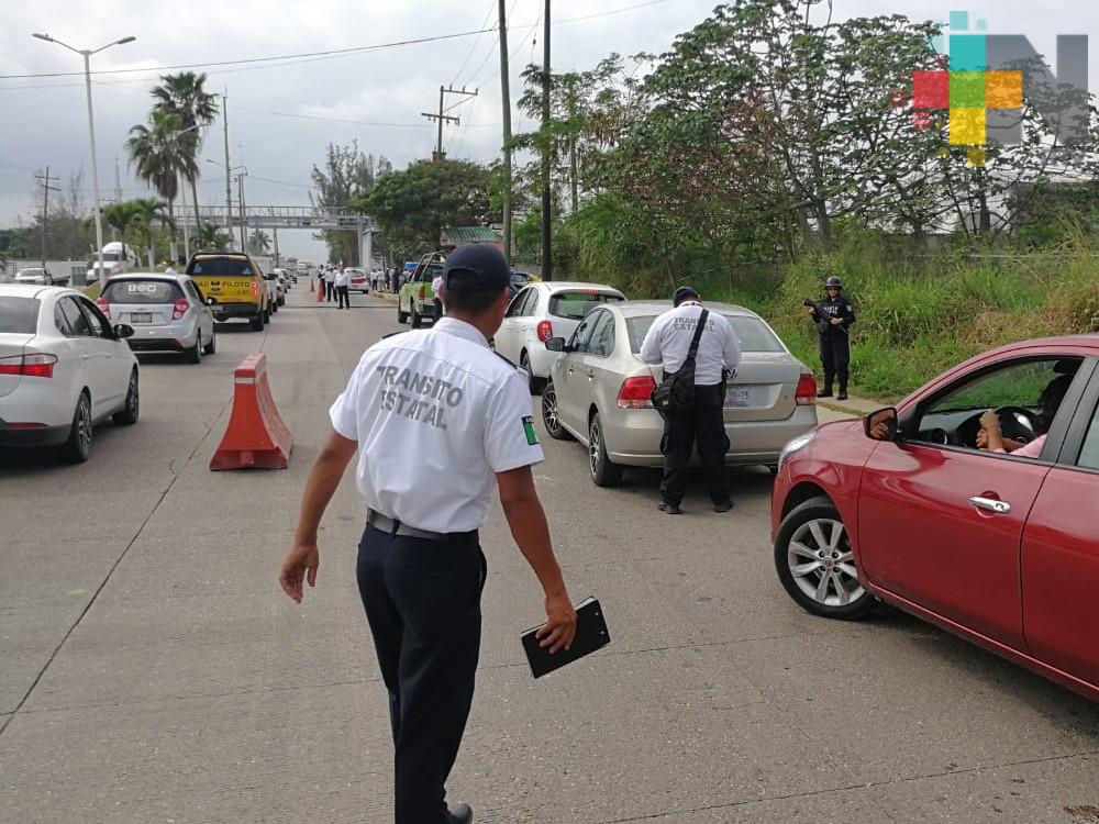 Aplica Tránsito del Estado operativo en entradas y salidas de Coatzacoalcos