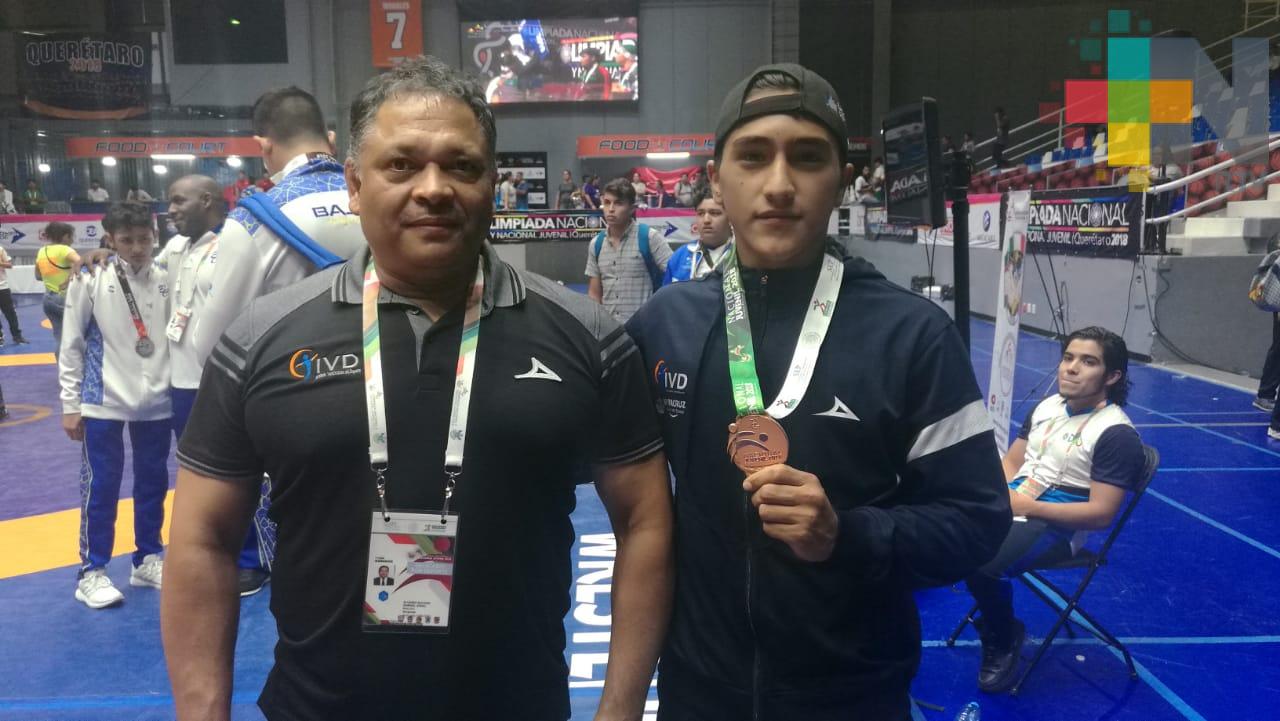 Gabriel Álvarez Quijano encabeza la Asociación Veracruzana de Luchas Asociadas