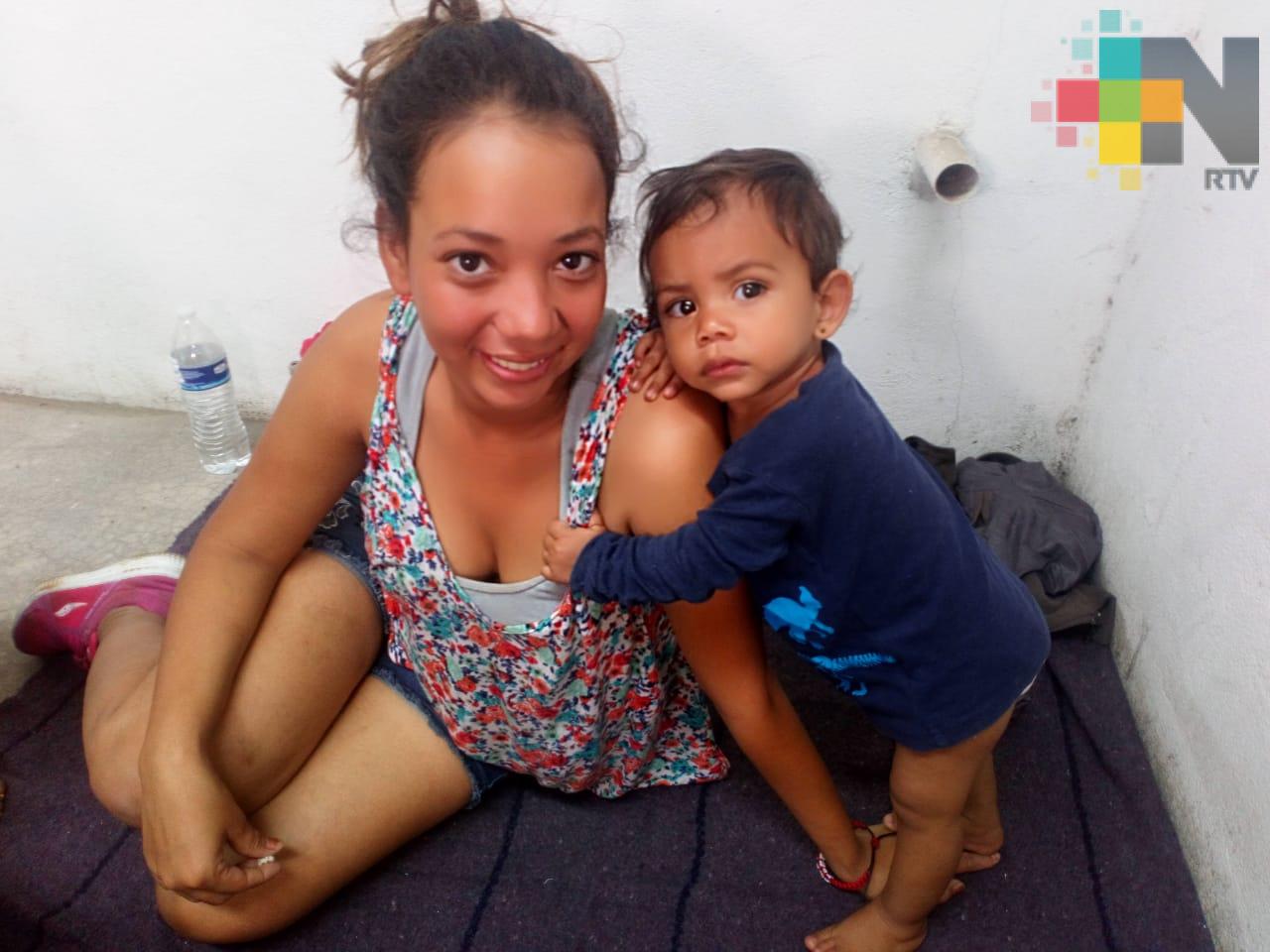 Historias de migrantes, madres solteras en la caravana