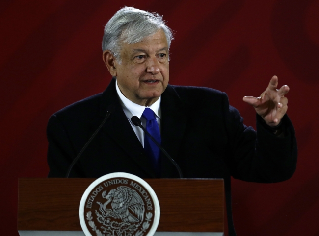 Inicia proceso para adquirir pipas y garantizar distribución de gasolina: López Obrador