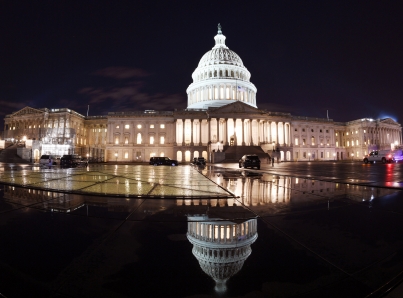 Demócratas aprueban paquete para poner fin a cierre de gobierno