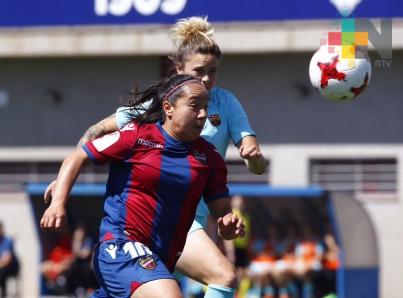 Charlyn Corral se mantiene como líder goleadora en España