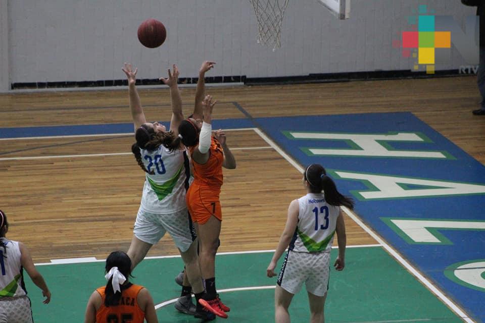 Halcones UV visita a Universidad Lasalle