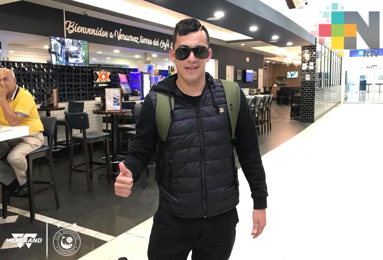 Llegó el «León» Santillán a Veracruz