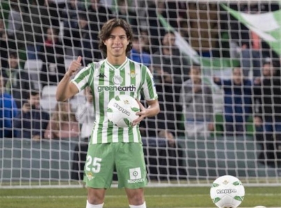 Diego Lainez presentado oficialmente con el Real Betis
