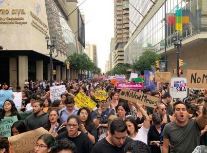 Marchan en Ecuador contra violencia hacia las mujeres