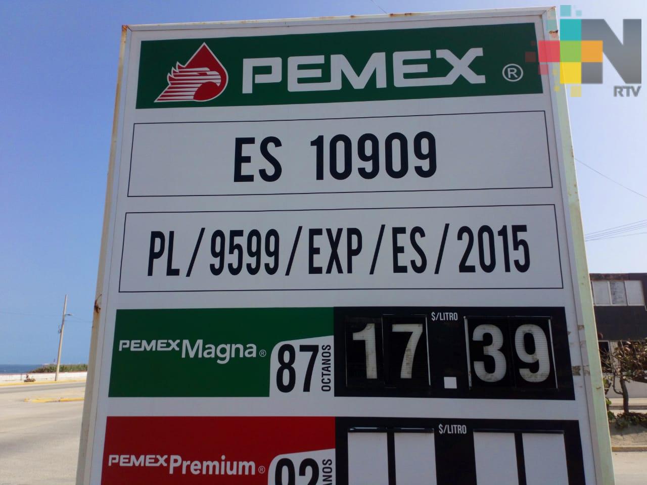 En el sur de Veracruz, precio por litro de gasolina magna disminuyó algunos centavos