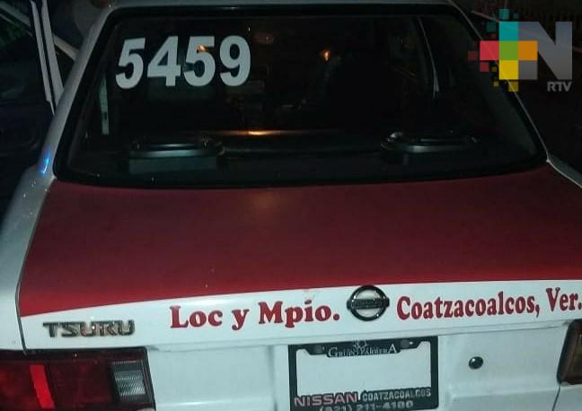 En Coatzacoalcos, detienen a personas que atracaban en taxi