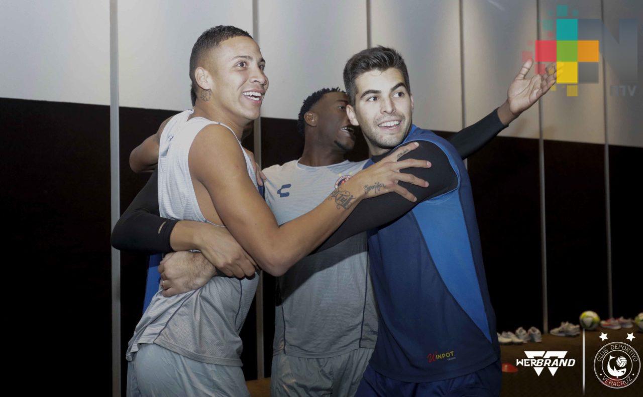 Tiburones debuta este domingo ante Pumas