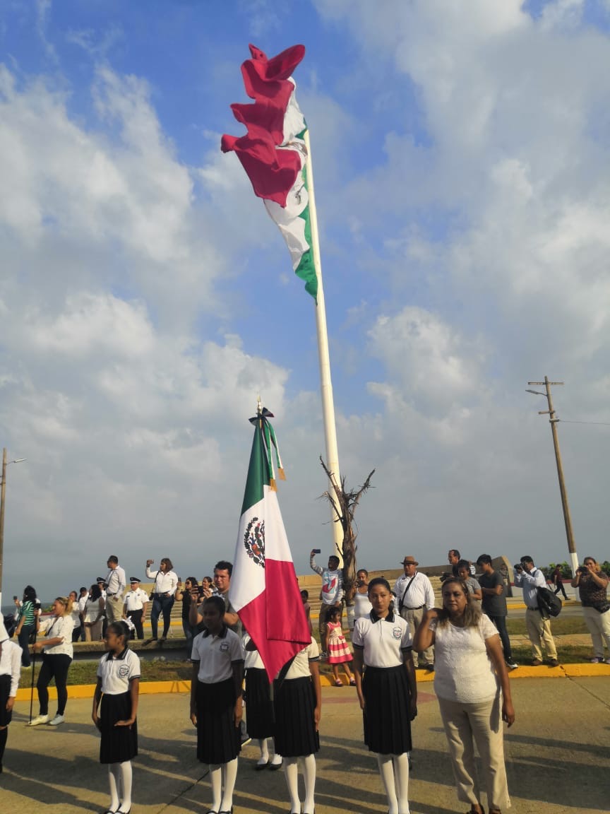 Conmemoran Día de la Bandera en Coatzacoalcos