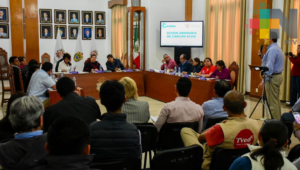 En Córdoba analizan bajar salarios a integrantes de Cabildo
