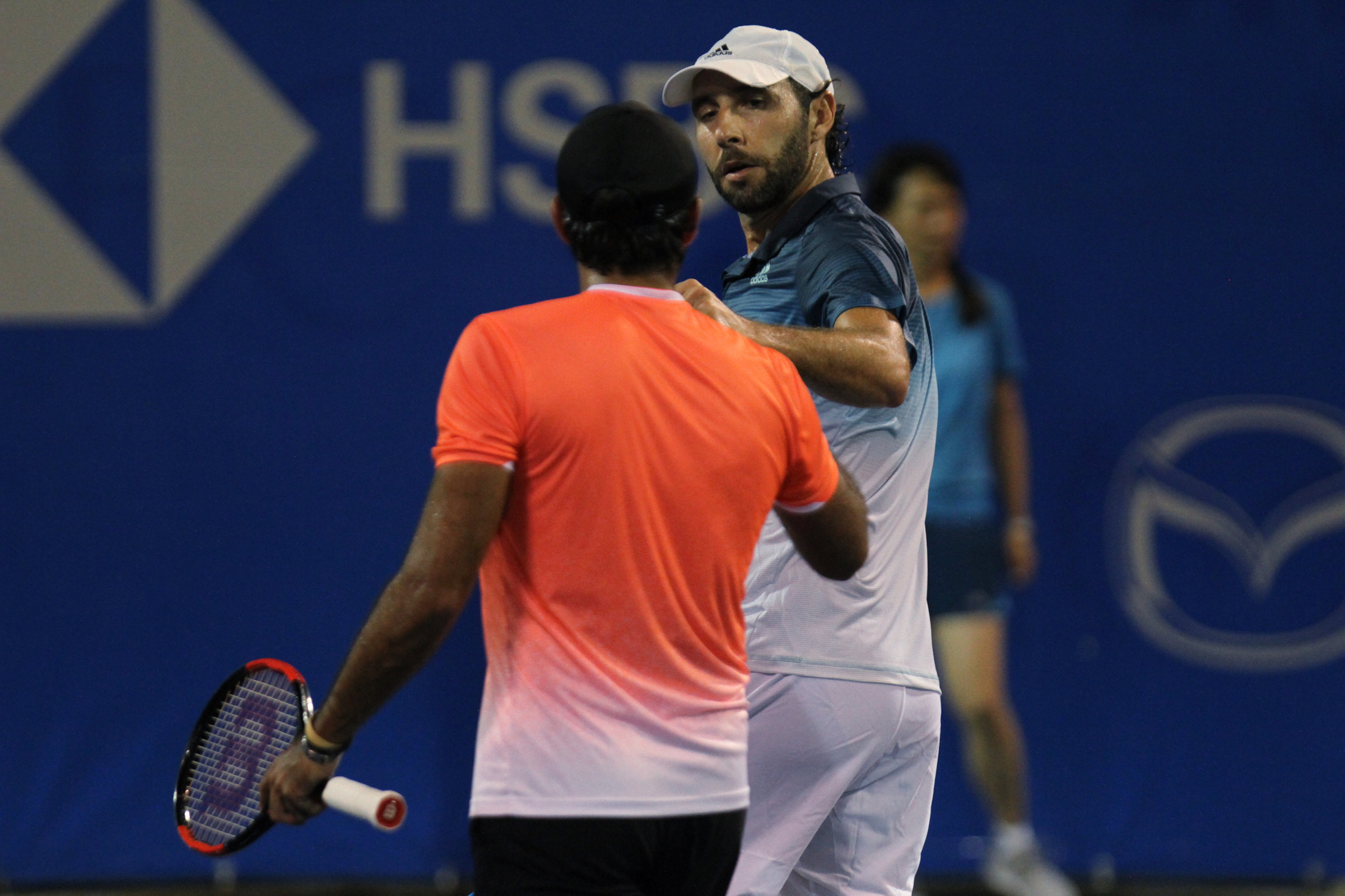 González y Qureshi avanzaron a cuartos de final